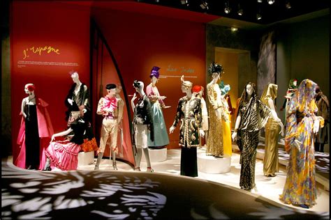 tuta yves saint laurent|ysl st laurent museum.